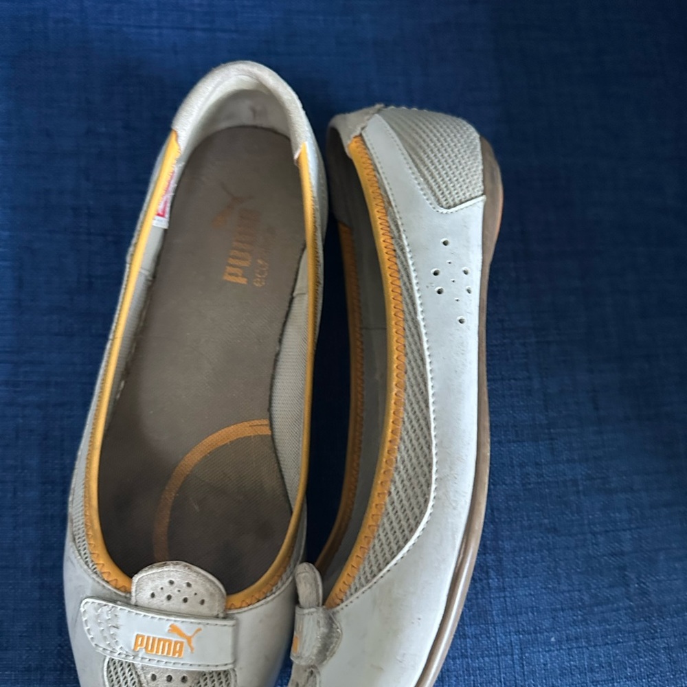 Puma Women's Lt cream ballet flats with Orange Trim. 9 - Picture 2 of 9